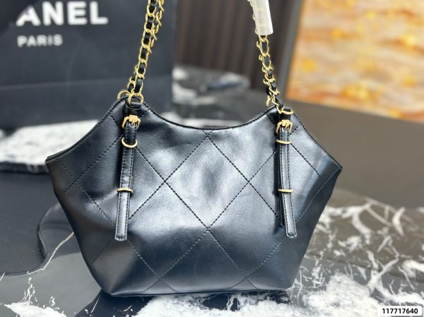 Chanel Tote Bag