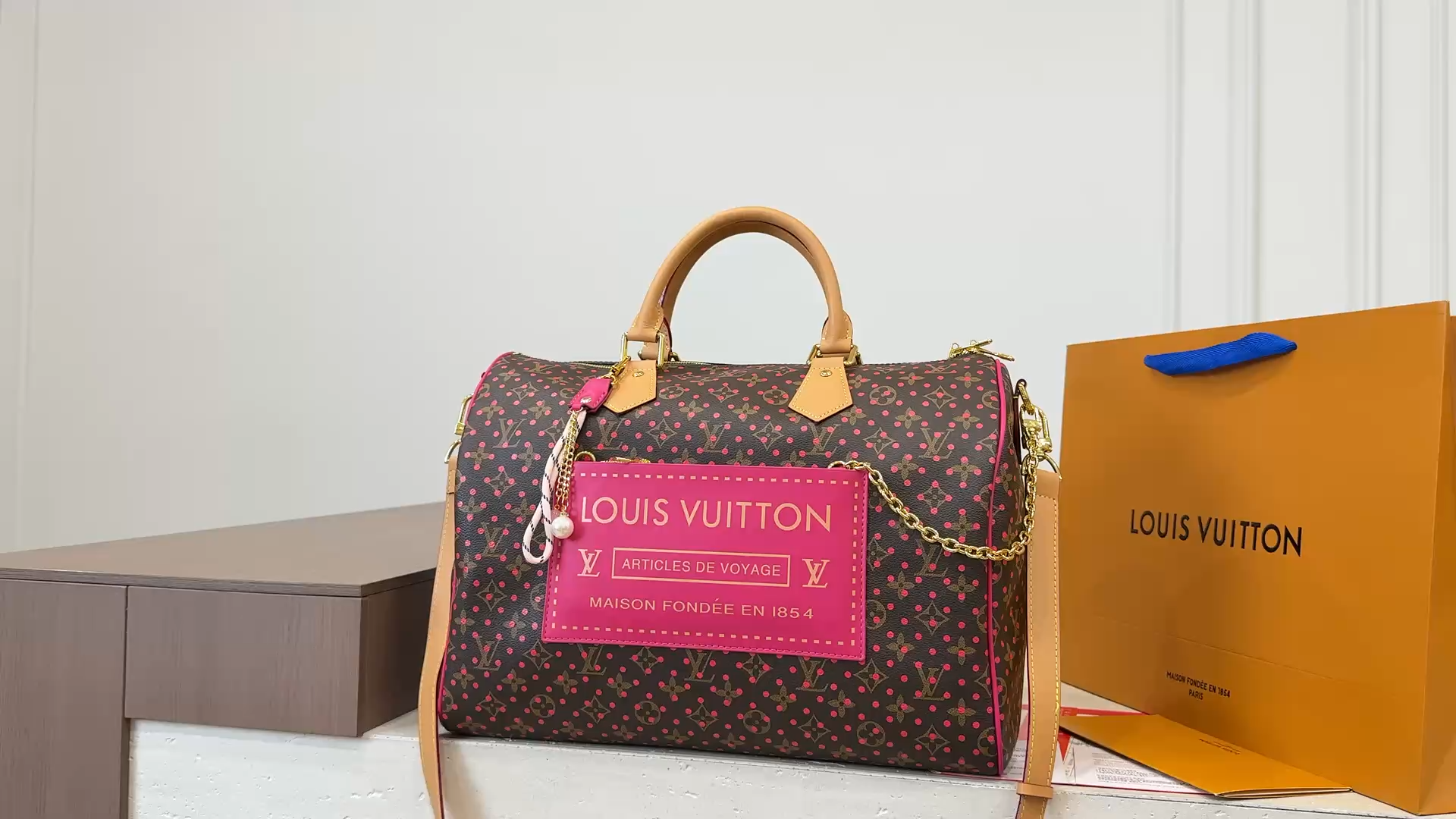 LV Speed Pillow Case - Image 1