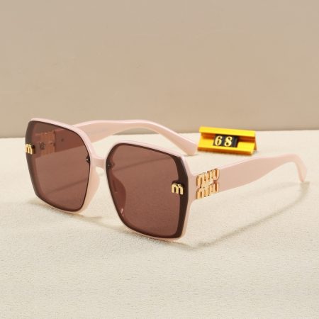 Miu Miu Fashionable Sunglasses - Image 7