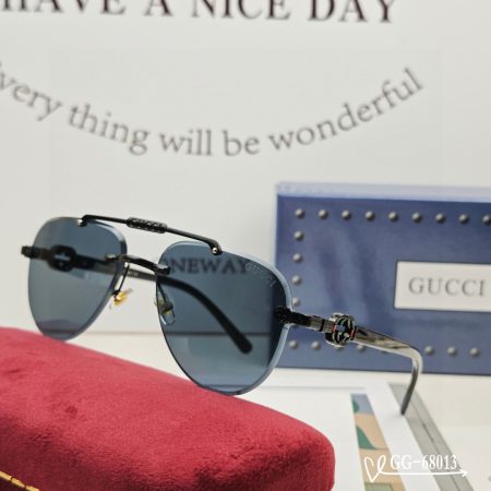 Gucci Polycarbonate Sunglasses - Image 3