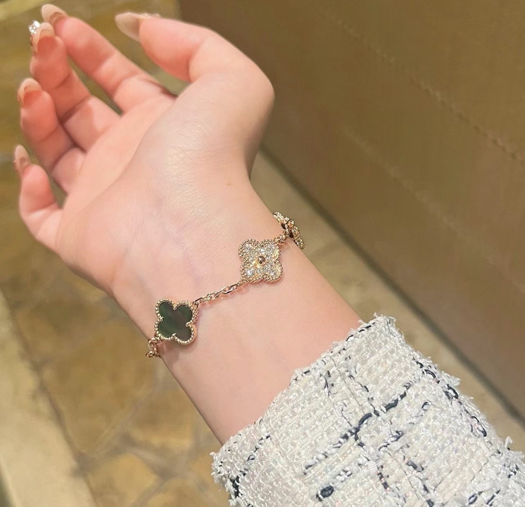 Van Cleef & Arpels VCA Laser Bracelet - Image 4