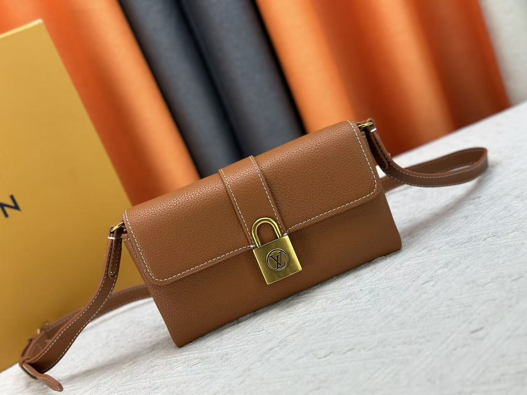 LV Wallet On Chain Handbag - Image 2