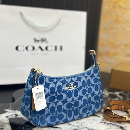 Coach Mini Bucket Bag - Image 9