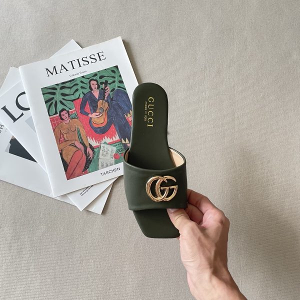 Gucci 26SS – Double G Wide-Toe Flat Sandals