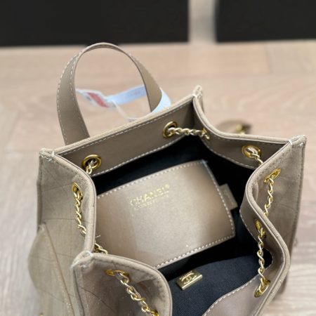 CHANEL  Chain Shoulder Bag - Image 9