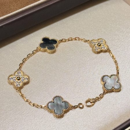 Van Cleef & Arpels VCA Laser Bracelet - Image 2