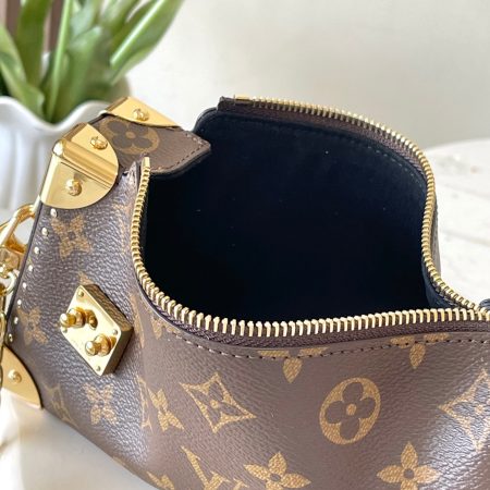 LV Slim Trunk Canvas Bag - Image 4