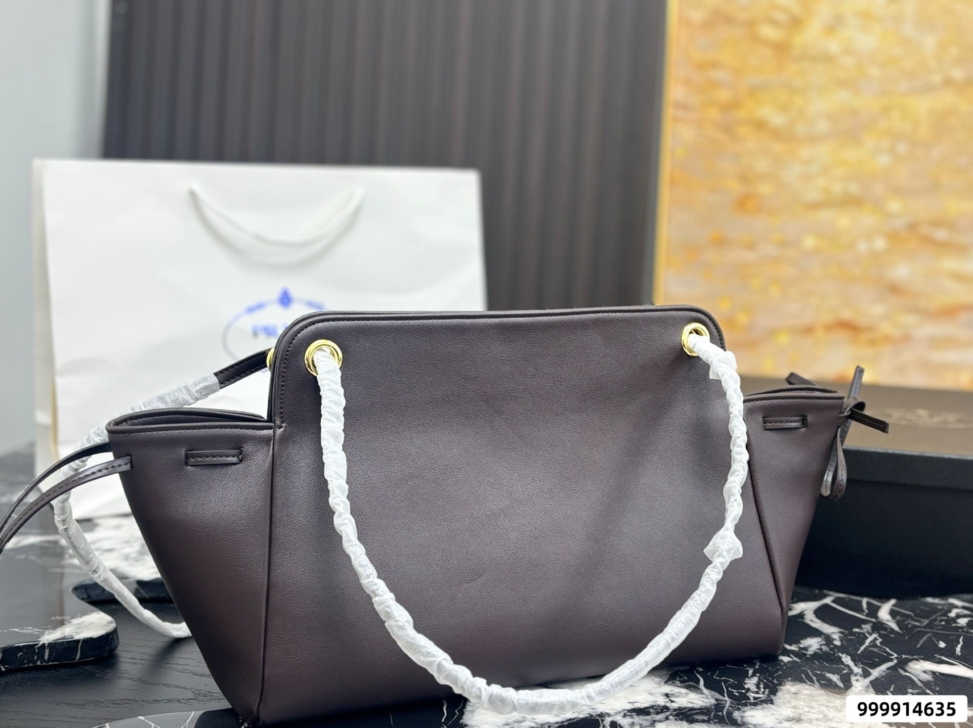 Prada Vitello Daino Handbag - Image 8