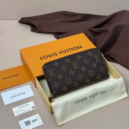 LV Zippy Wallet M24616 - Image 2