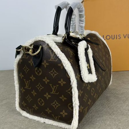 LV Speedy Soft Teddy 30 Bag - Image 3