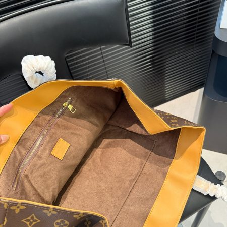 LV  Monogram Tote Bag - Image 5