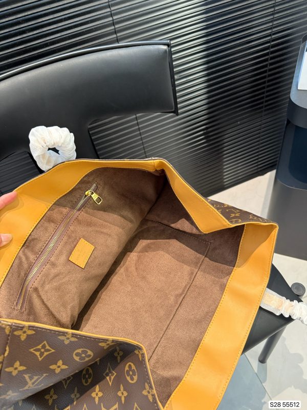 LV  Monogram Tote Bag
