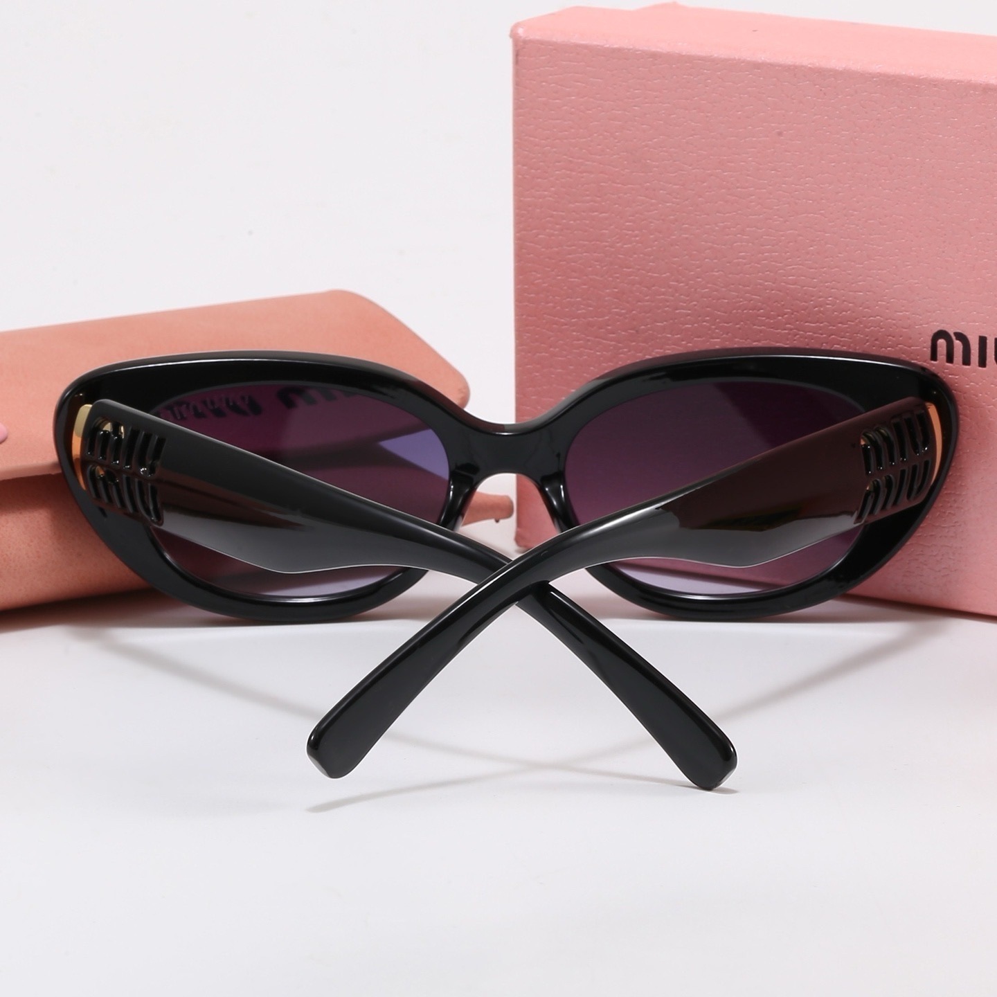Miu Miu Fashionable Sunglasses - Image 9