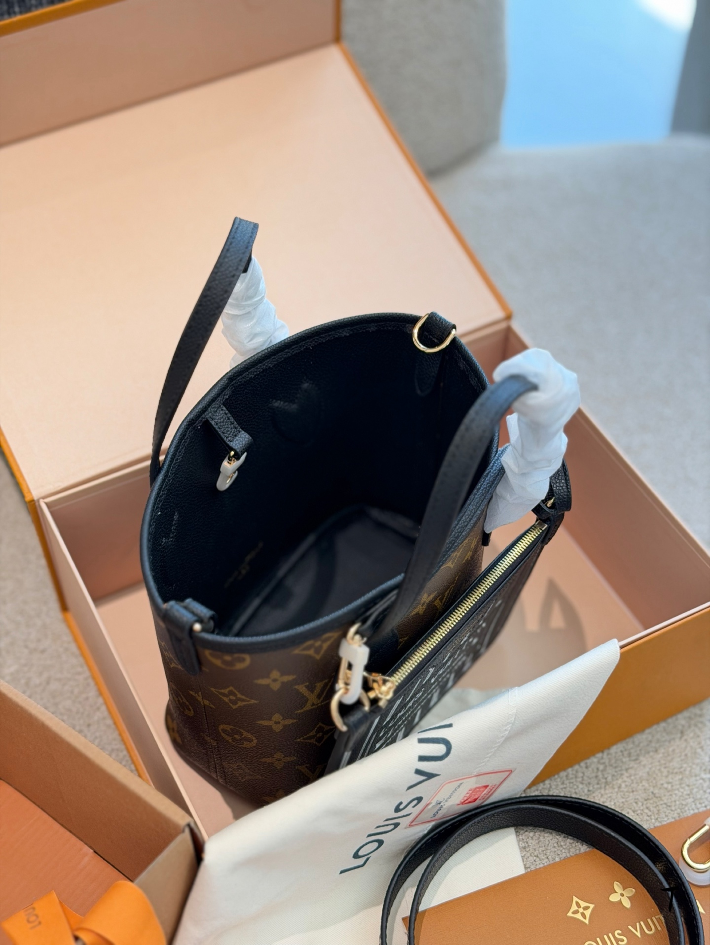 LV Neverfull Bandouliere Inside Out Bag - Image 9