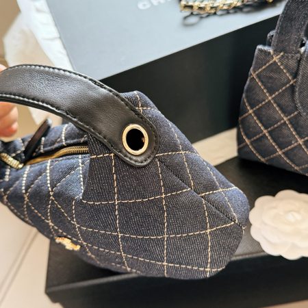 Chanel Denim Quilted Hobo Clutch With Chain Bag - Image 4