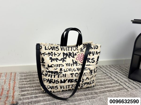 LV Underarm Tote Bag