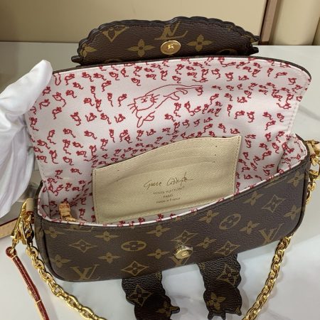 LV Wallet On Chain Ivy Monogram Canvas - Image 9