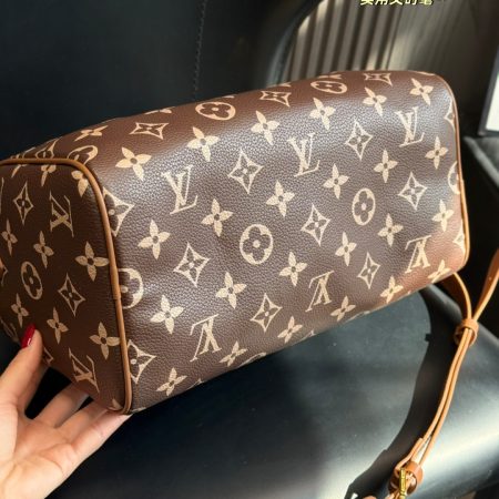 LV Speedy P9 Bandoulière 30 Monogram Bag - Image 7