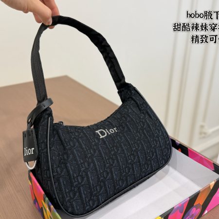 Dior Hobo Underarm Bag - Image 4
