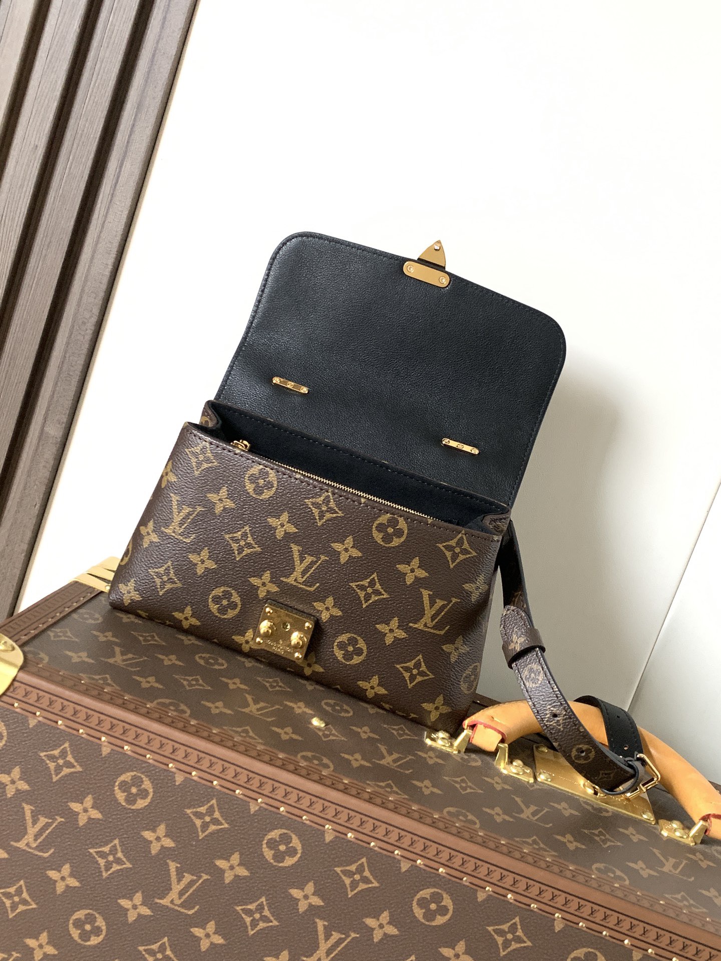 LV Madeleine BB Monogram Bag - Image 10