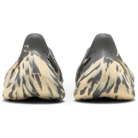 Yeezy Foam Runner MXT Moon Grey GV7904 - Image 5