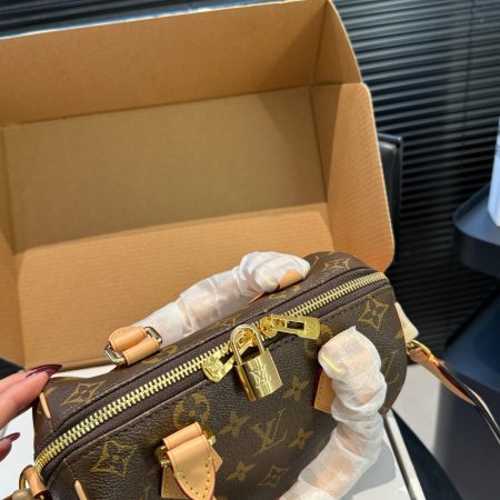 LV Speedy Bandoulière 20 Monogram Bag - Image 4
