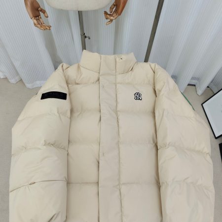 MLB New York Yankees Short Down Jacket - Image 3