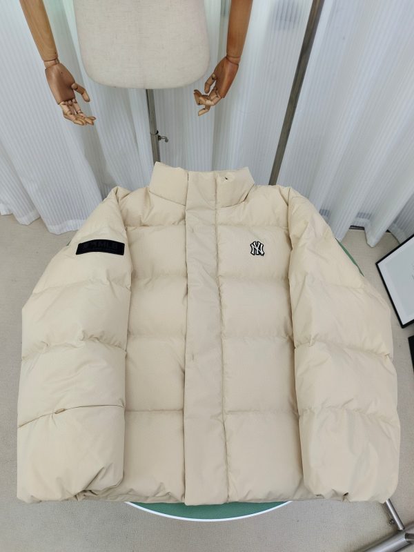 MLB New York Yankees Short Down Jacket