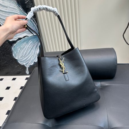 YSL Le 5 à 7 Shoulder Bag
