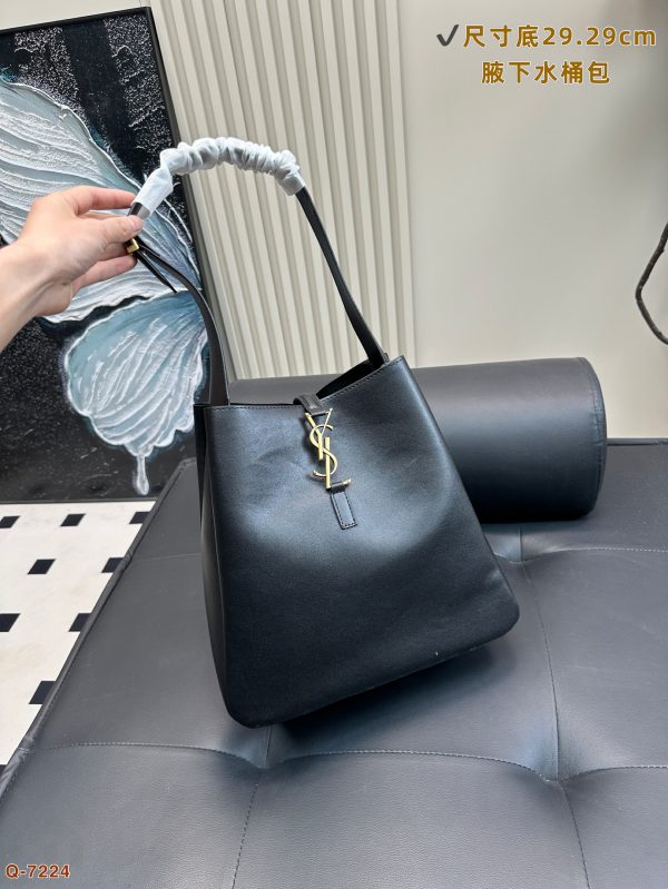 YSL Le 5 à 7 Shoulder Bag