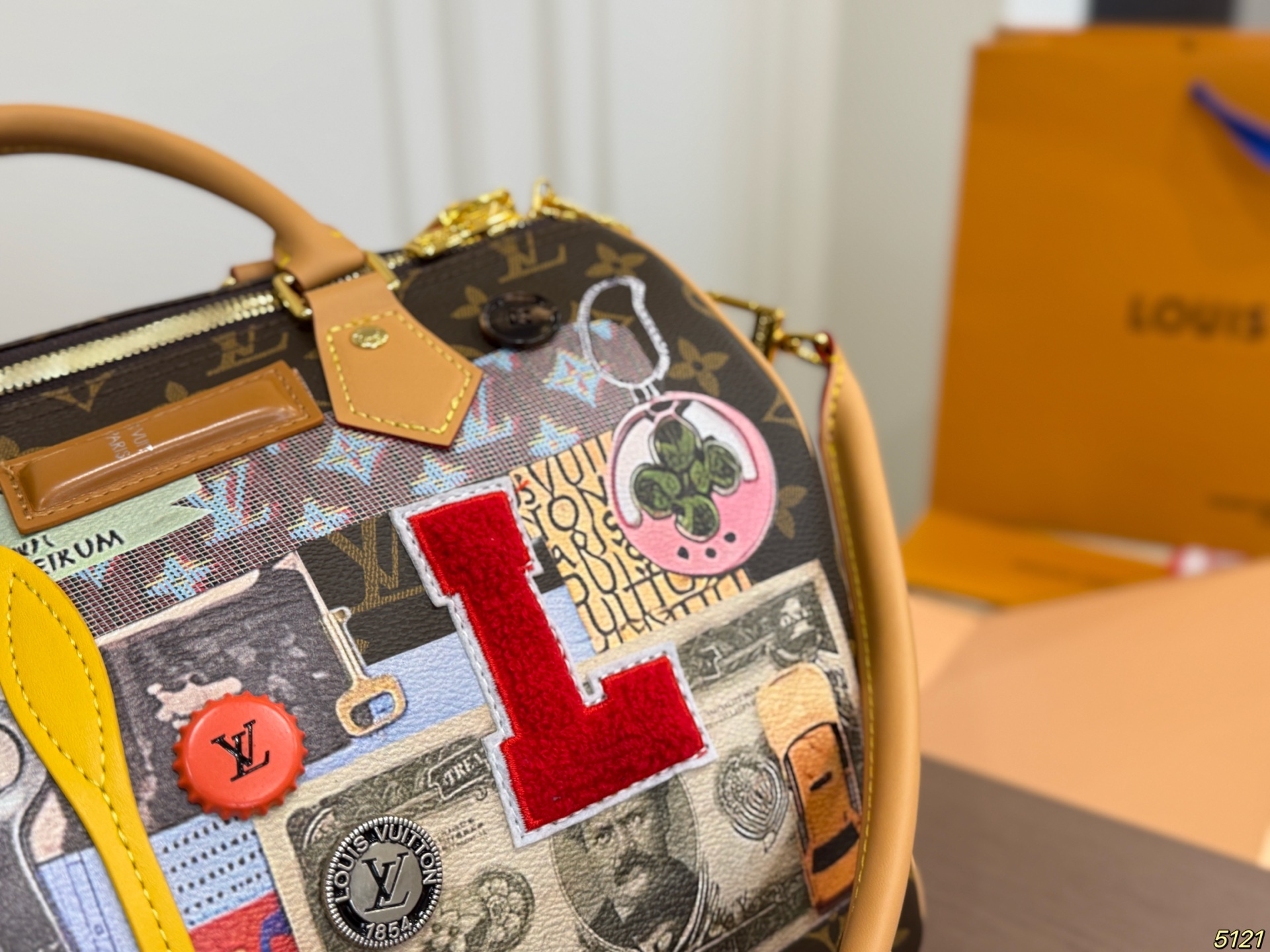 LV Speedy Soft 30 Pillow Case - Image 7