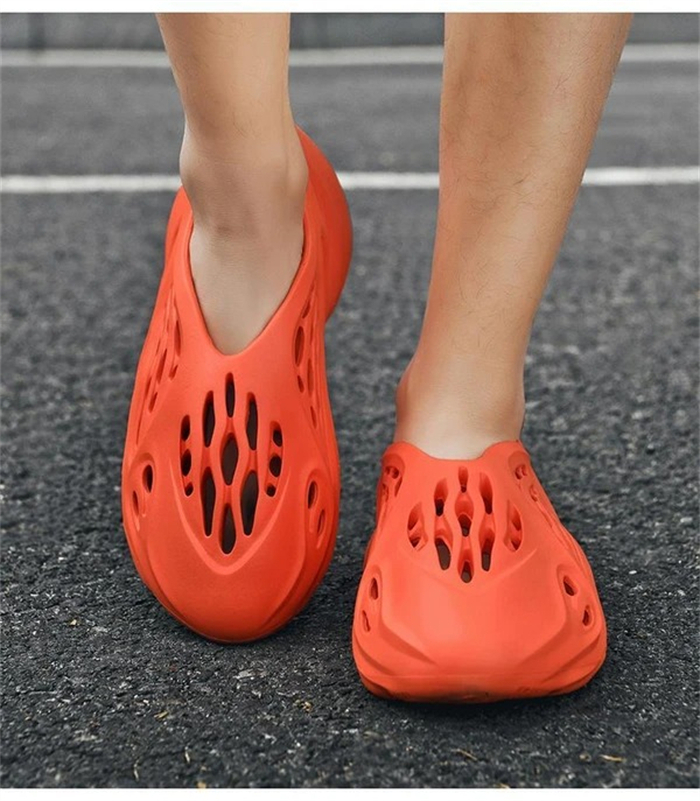 Yeezy Foam Runner Magma Red - Image 4