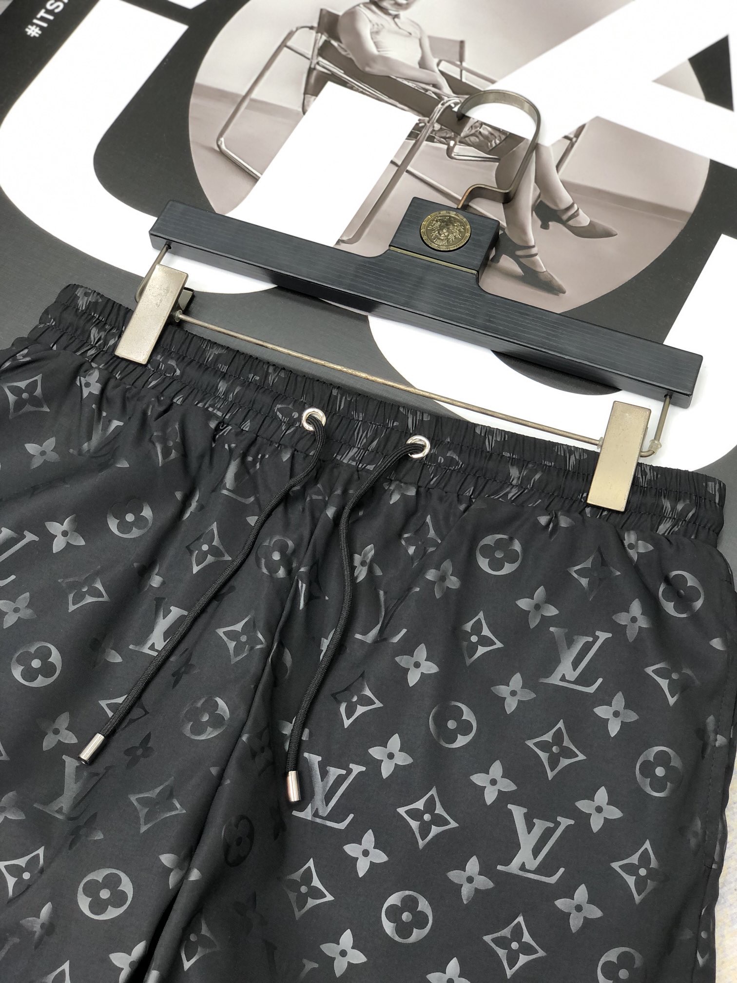 LV Short Pants - Image 5
