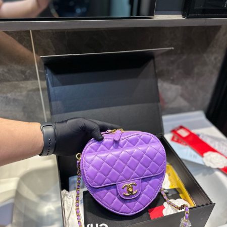 Chanel Mini Heart Crossbody Bag - Image 5