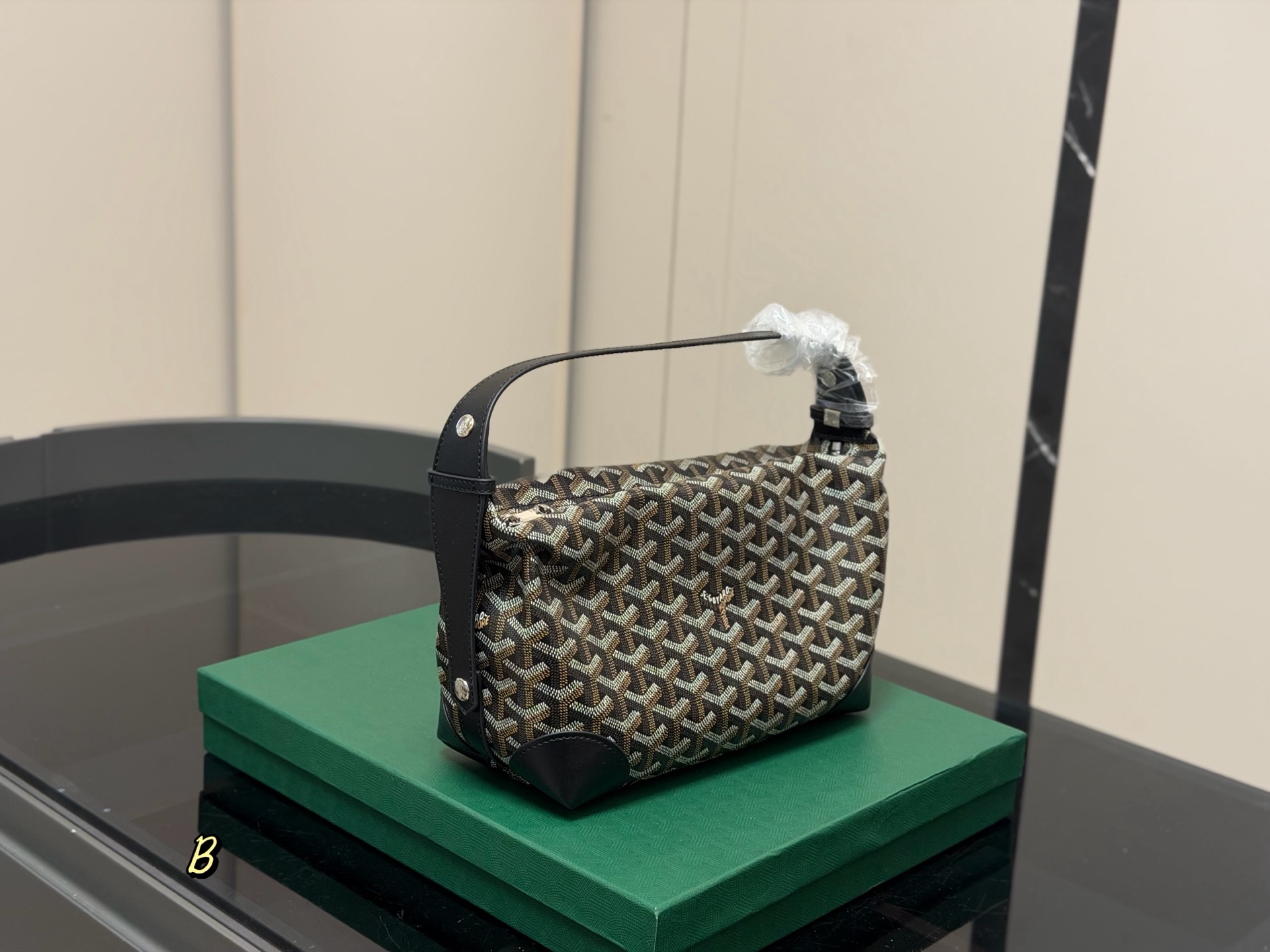 Goyard Bowling 25 Toiletry Bag - Image 2
