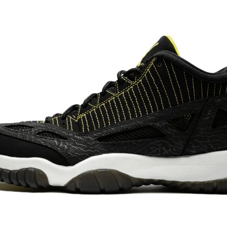 Air Jordan 11 Retro Low - Image 1