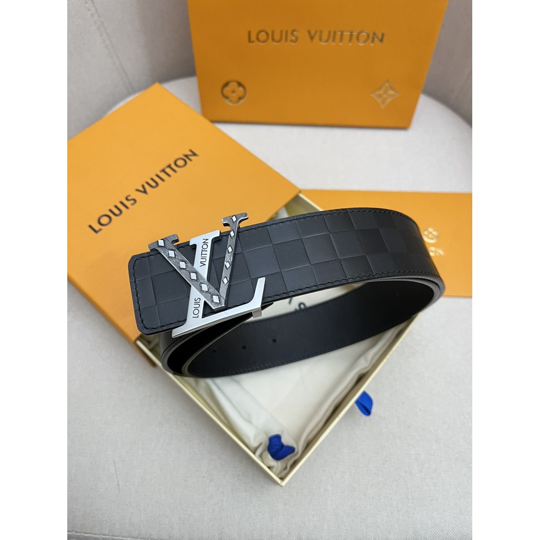 Lv Plaid Calfskin Pure Steel Men's Belt - Image 1