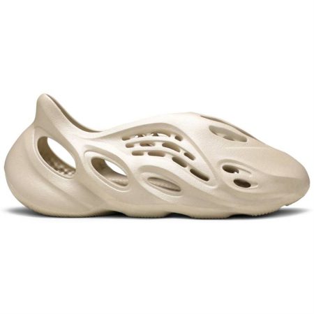 Yeezy Foam Runner Sand FY4567 - Image 2