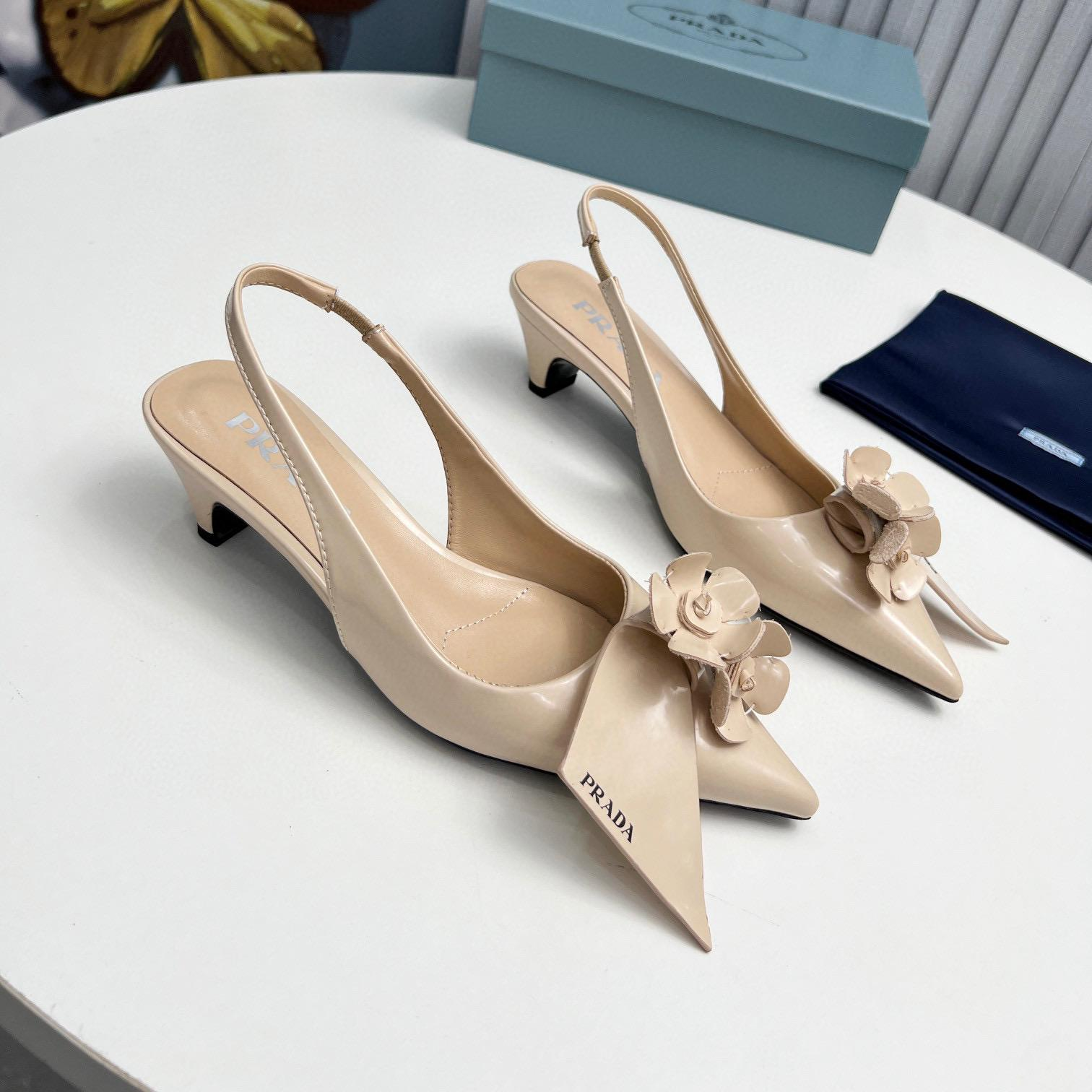 Prada  Leather Temperament Piece  Sandals Slide - Image 6