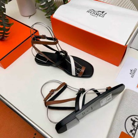 Hermès Thong Sandals - Image 10