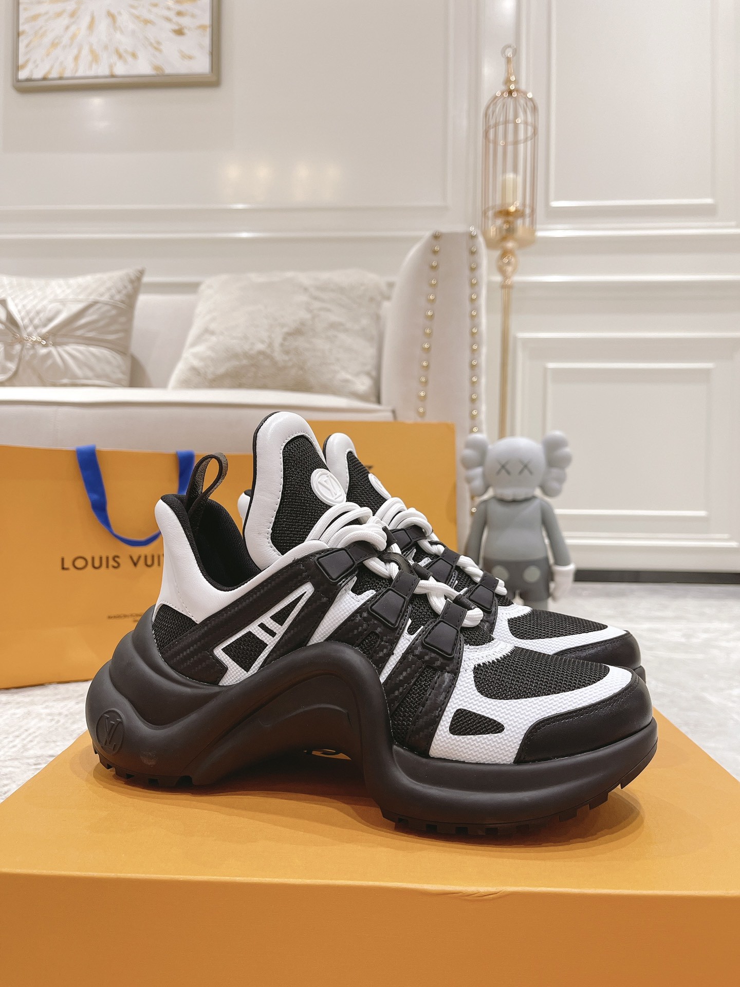 LV Archlight Sneakers Shoes - Image 4