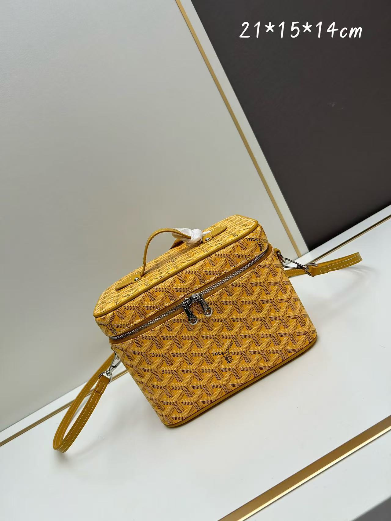 Goyard Cosmetic Bag - Image 2