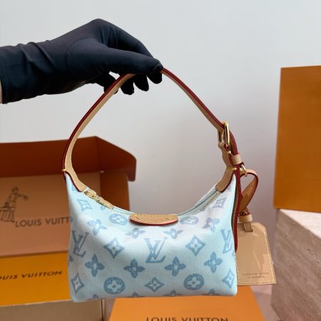 LV Pochette Hills Other Monogram Bag - Image 1