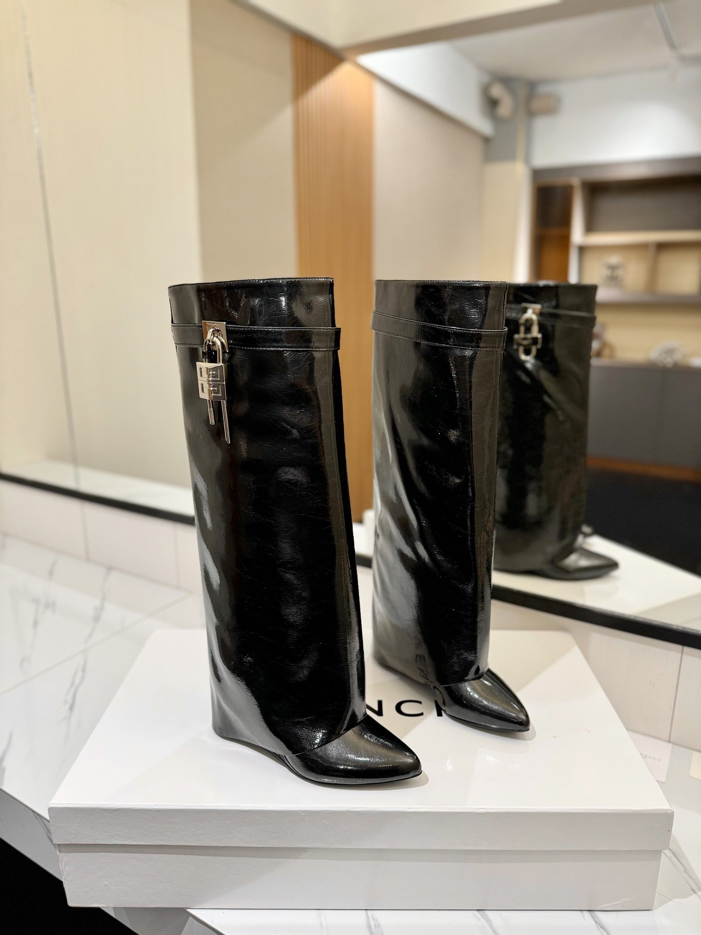 Givenchy Shark Lock Shoe - Image 3