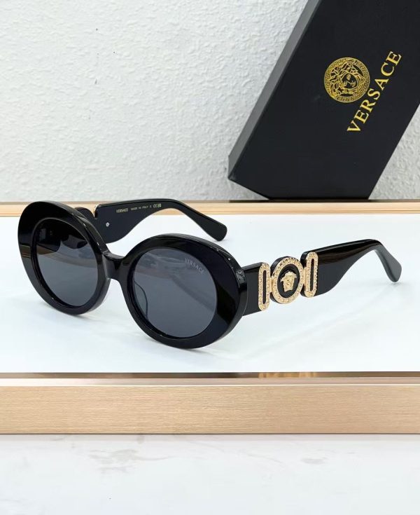 Versace Fashionable Sunglasses
