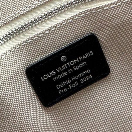 LV Steamer Crossbody Bag - Image 15