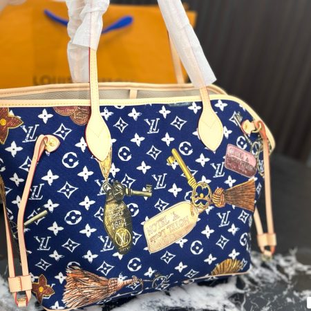 LV Neverfull Tote Bag - Image 7