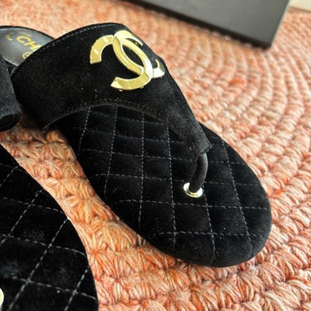 Chanel CC Logo Thong Sandals - Image 12