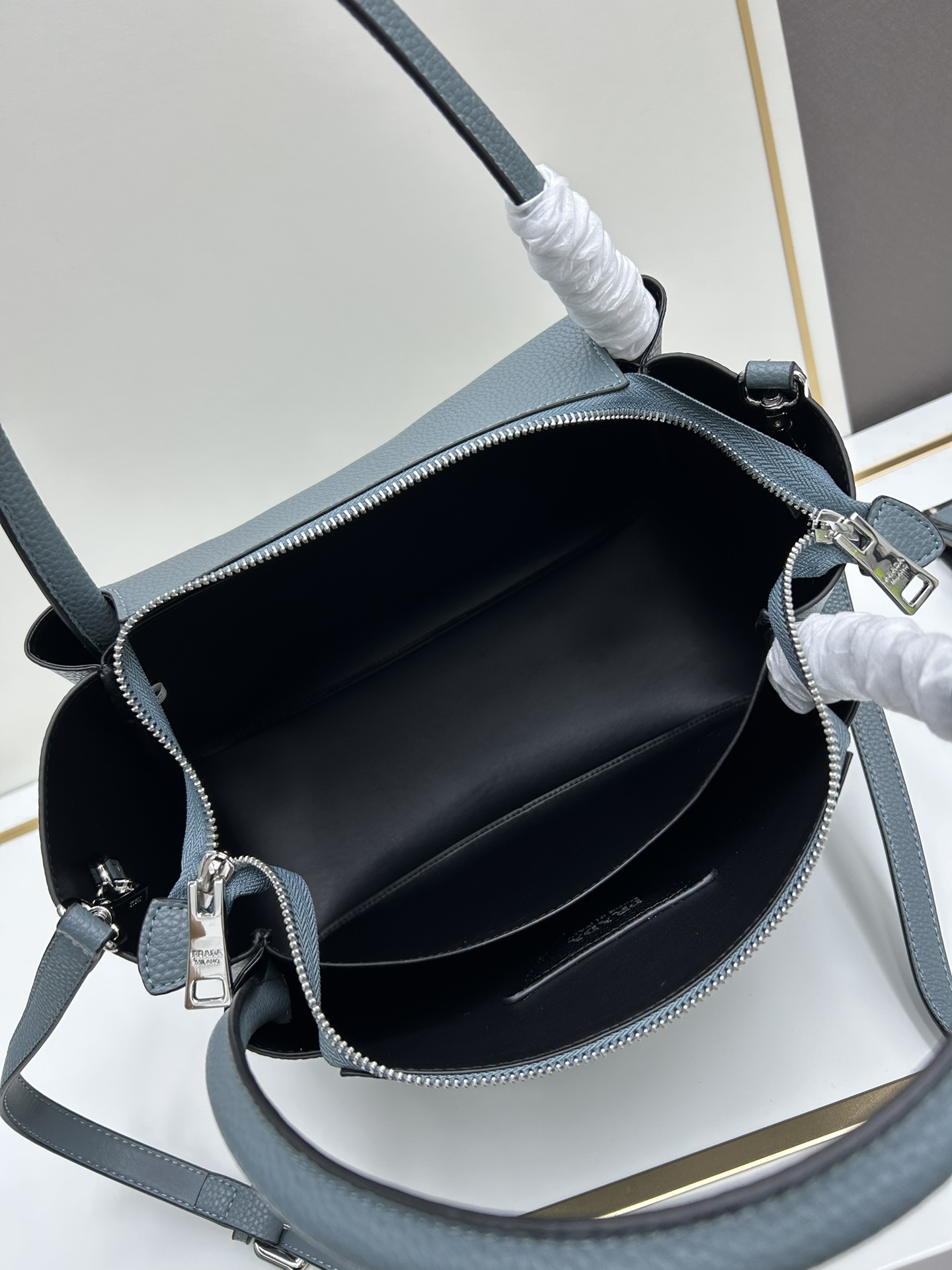 Prada Handbag/Shoulder Bag - Image 12
