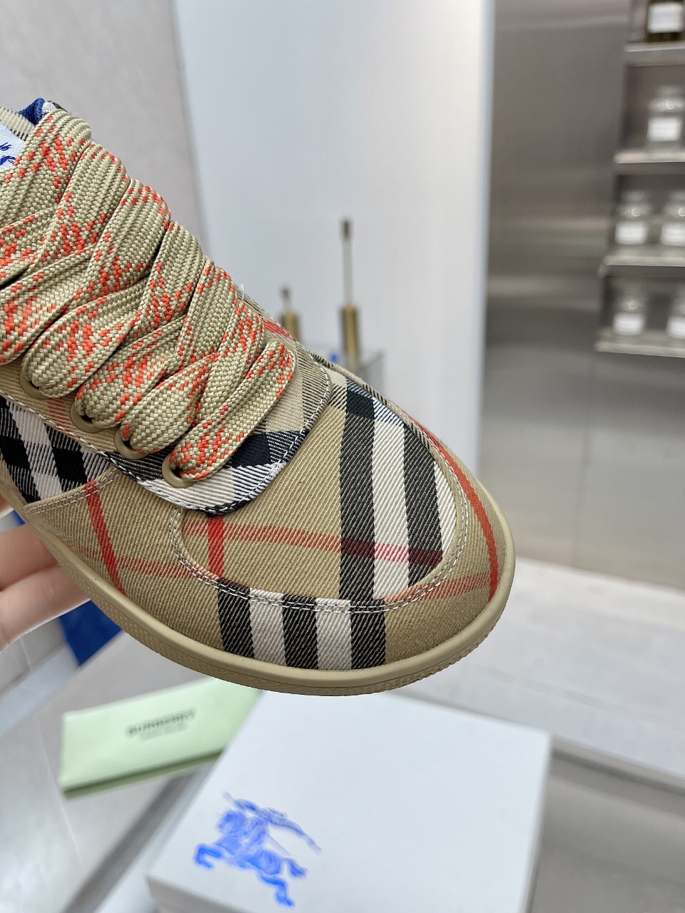 Burberry Couple's Casual Sneakers - Image 5